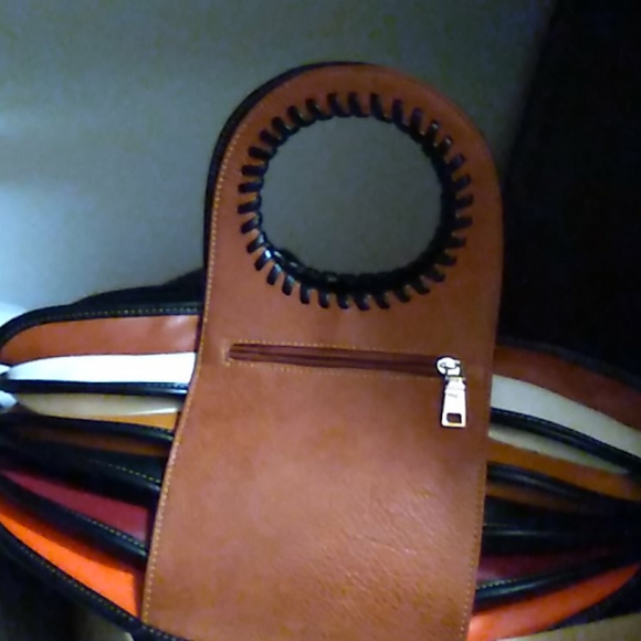 Purses - Picture 2 of 4